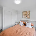 Large Modern Home In Mudgee