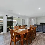 Kooyong - A Family Escape In Caerleon Estate