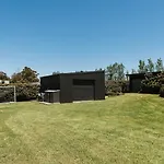 The Wine Manor - Lavish Poolside Living