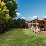 Cudgegong House - A Lush Backyard Sanctuary