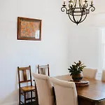 Mygoura - Charming Country Living In Town Holiday home *