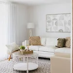 Lynwood Luxe