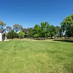 Tilia Estate - Wine Country Haven With Games Room