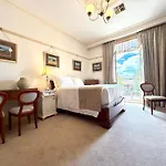 Cobb & Co Court Boutique Hotel