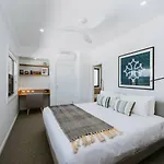 Petit Verdot - A Central Luxe Wine Retreat