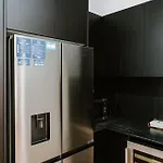 Luxury Retreats - Group Getaway Near Wineries *