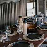 Luxury Retreats - Group Getaway Near Wineries