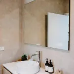 Luxury Retreats - Group Getaway Near Wineries Holiday home *