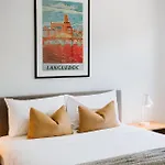Holiday home Luxury Retreats - Group Getaway Near Wineries