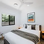 Holiday home Luxury Retreats - Group Getaway Near Wineries *