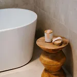 Luxury Retreats - Group Getaway Near Wineries