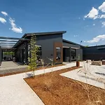 Holiday home Luxury Retreats - Group Getaway Near Wineries Mudgee