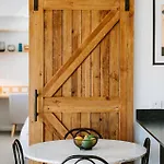 Luxury Retreats - Group Getaway Near Wineries * Mudgee