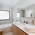 Luxury Retreats - Group Getaway Near Wineries * Mudgee