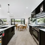 The Farm - Refined Country Retreat Near Town Centre Holiday home *