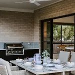 The Farm - Refined Country Retreat Near Town Centre *