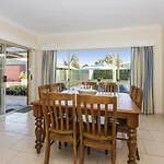 Colonial Court House