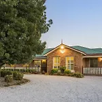 Colonial Court House