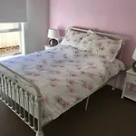 6 Birch Grove