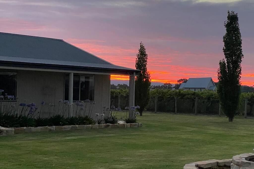 'vineyard Cottage' A Golden Escape Among The Vines