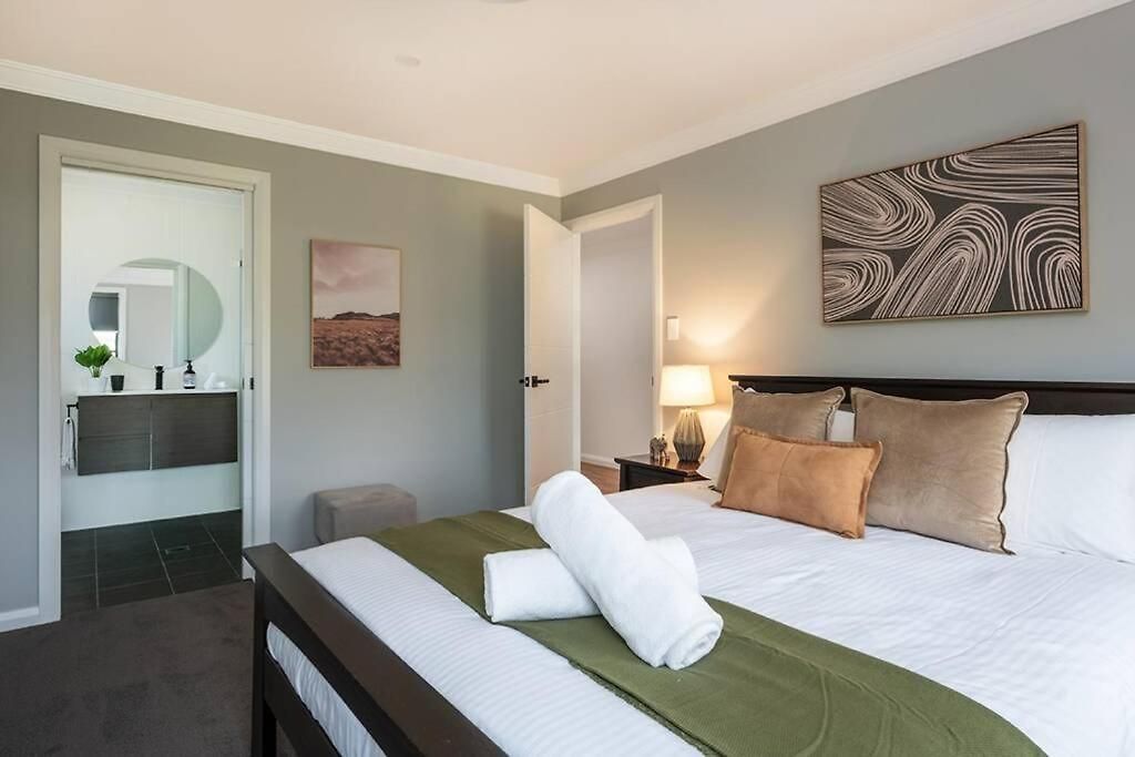 Holiday home 'campanile House' The Ultimate Adventure Mudgee