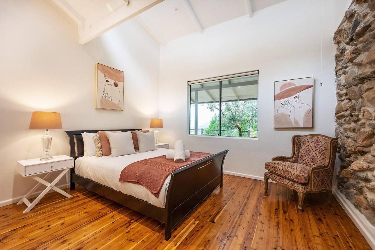 Holiday home The Riverstone Luxury Eco In The Hills