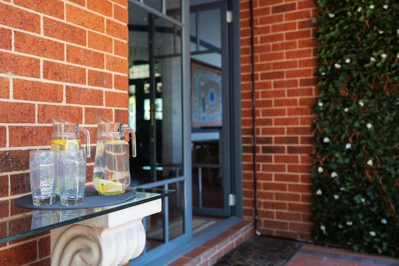 Cavalo - Explore Wine Country From Art-filled Family *