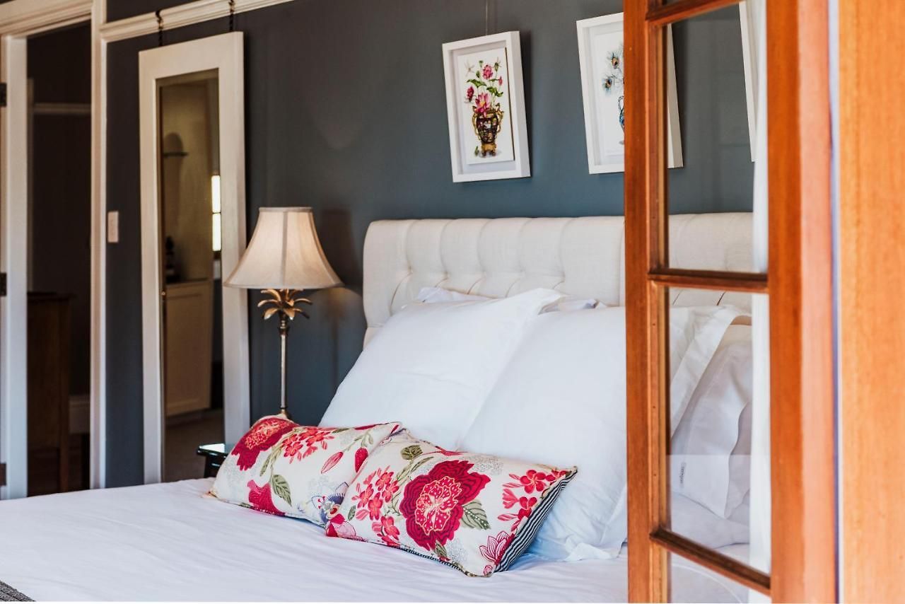 Enfield House 4*