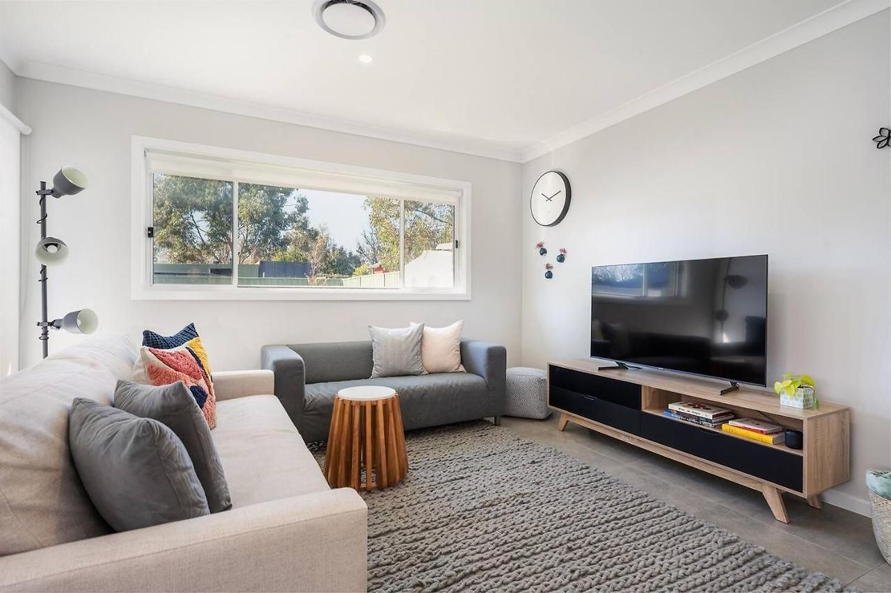 'huxley House' An Elegant Retreat With Backyard * Mudgee