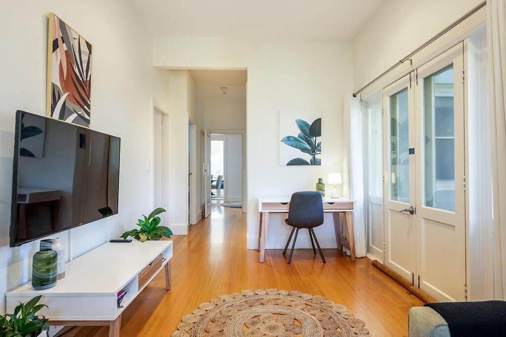 'micah House' A Art Deco Hideaway Holiday home