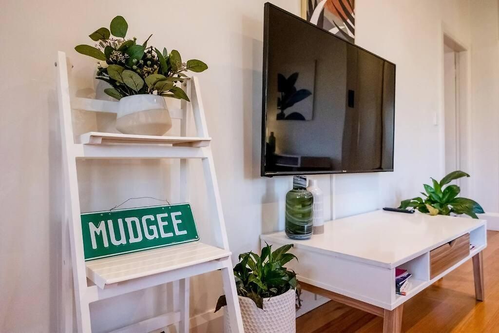 'micah House' A Art Deco Hideaway Holiday home Mudgee