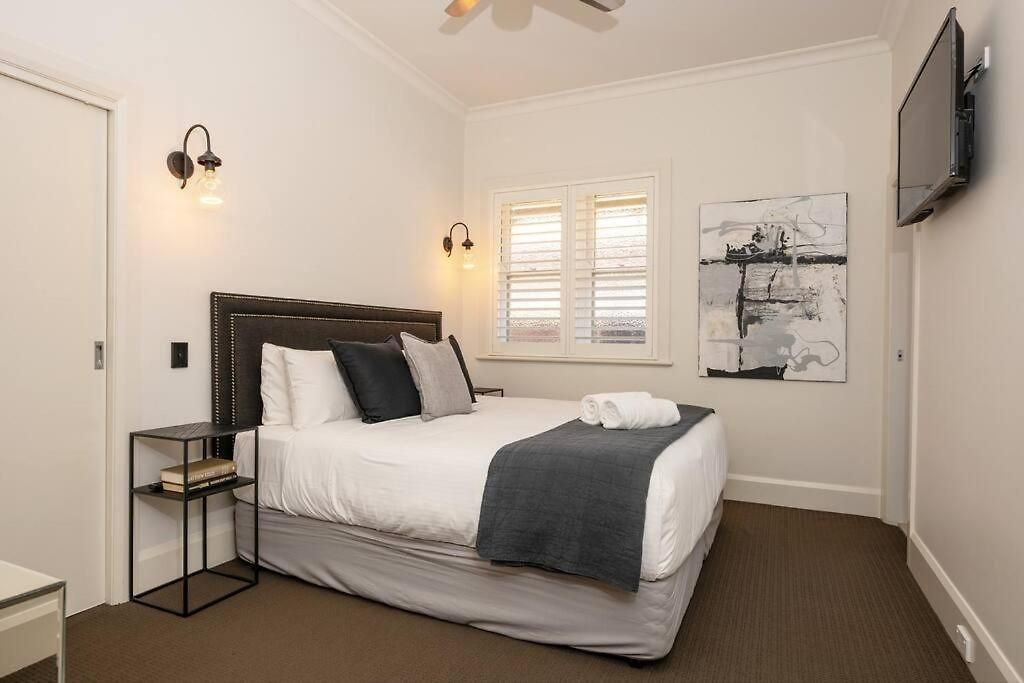 'micah House' A Art Deco Hideaway