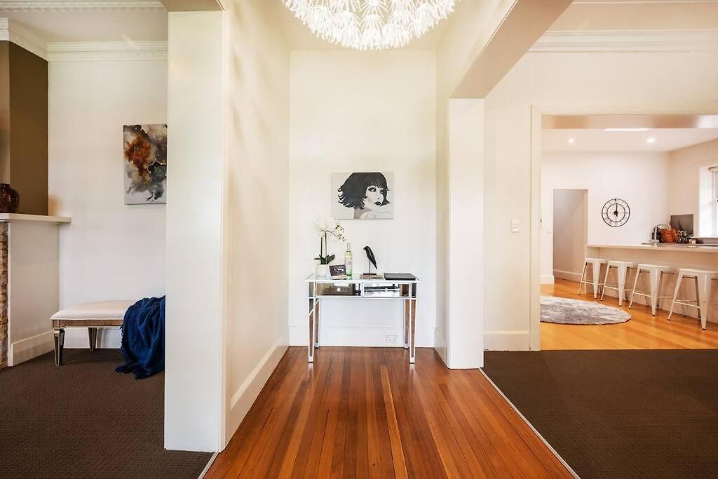 'micah House' A Art Deco Hideaway *