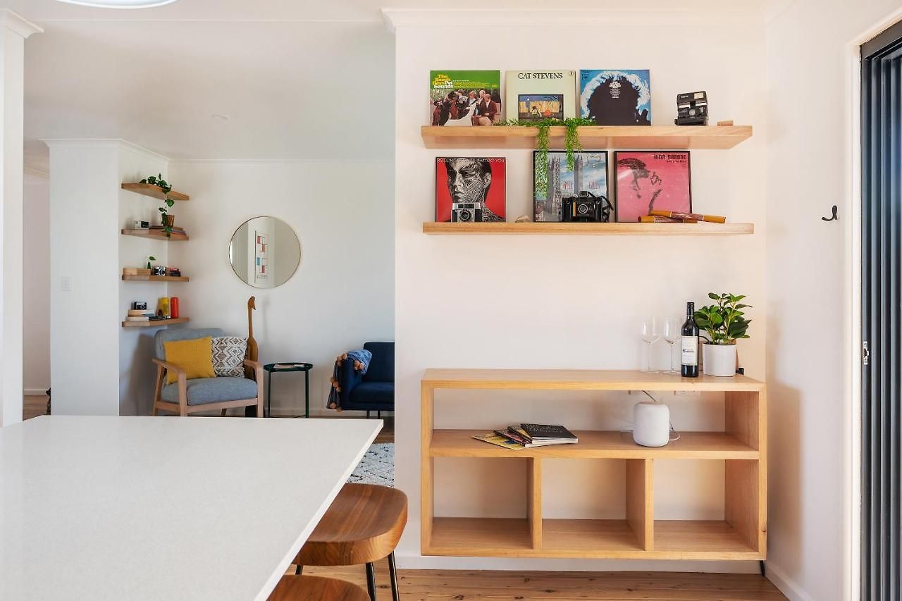 'mudgee Burrow' A Stylish Family