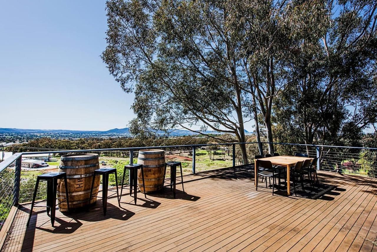 'omaroo' Homestead Escape Amongst Rolling Hills Holiday home *