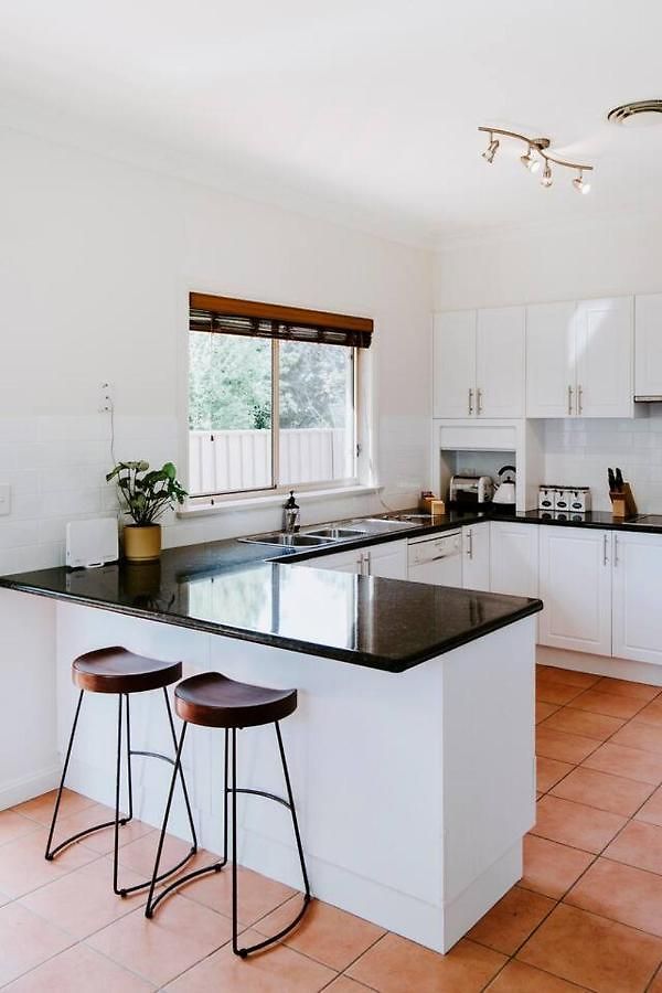 Nikki's On Market St - A Country Abode