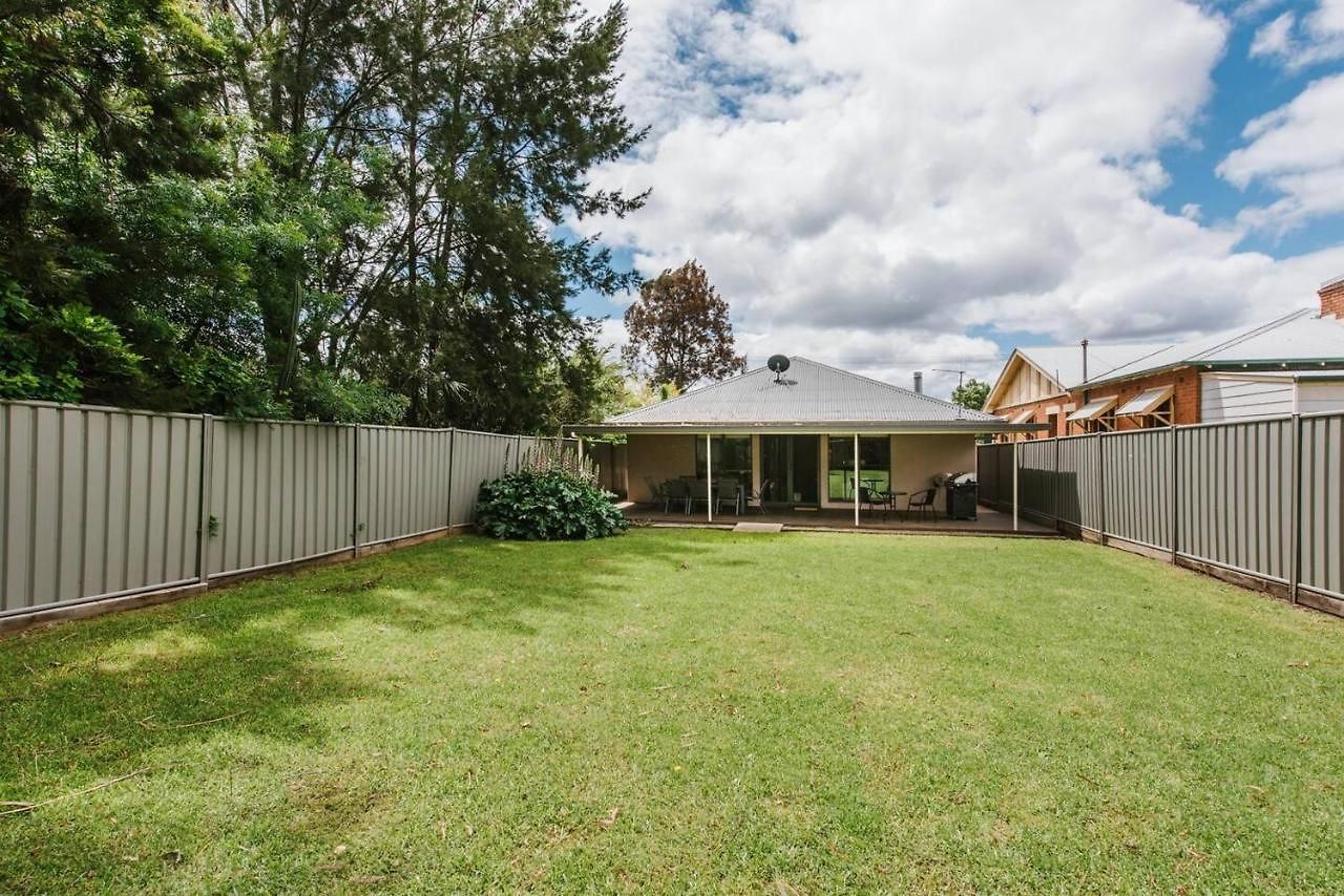 Holiday home Gladstone Blush - Premium Comfort In Mudgee's Heart Mudgee