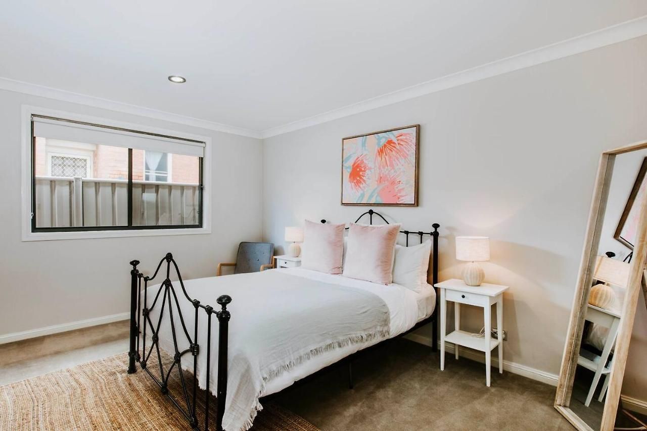 Gladstone Blush - Premium Comfort In Mudgee's Heart Holiday home Mudgee