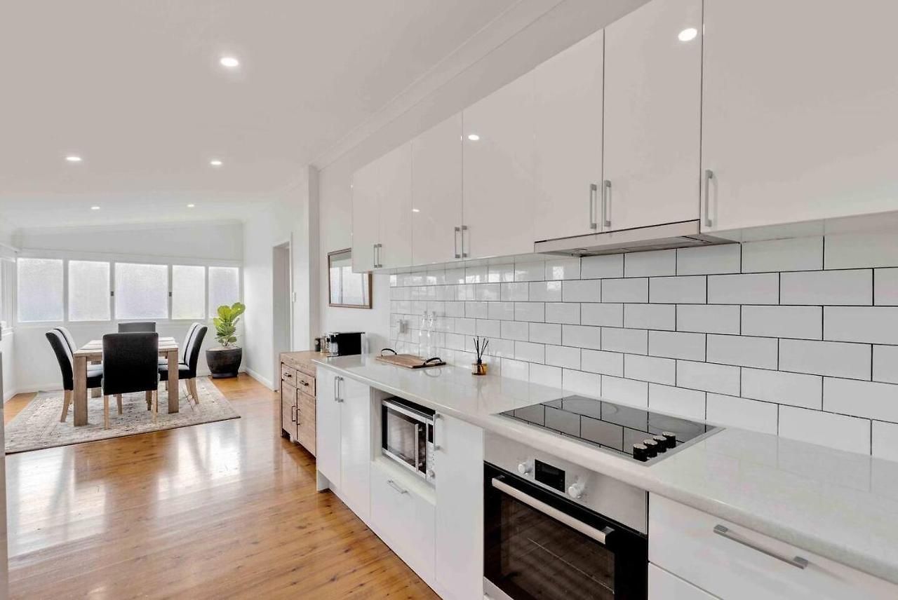 Currawong - An Idyllic Group In Town Holiday home *