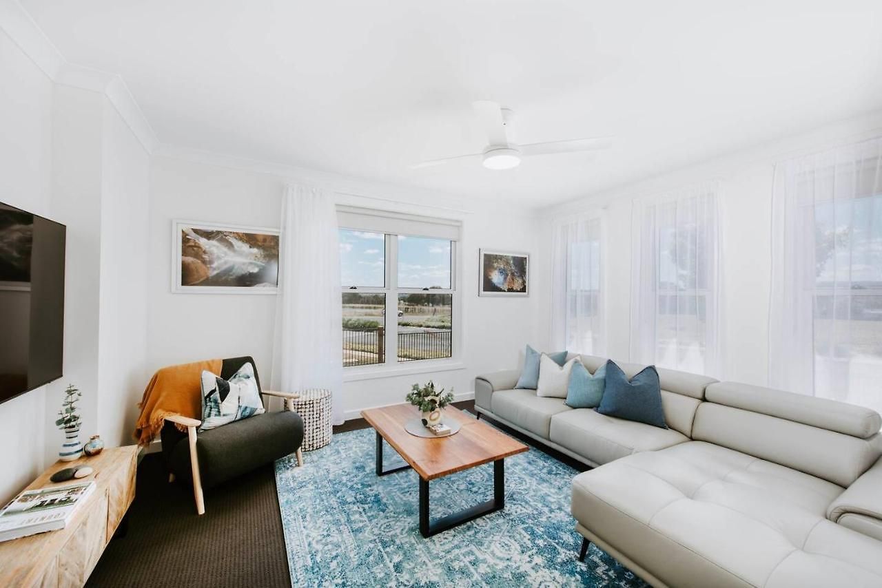 Helvetia - Modern Comfort Meets Country Convenience *