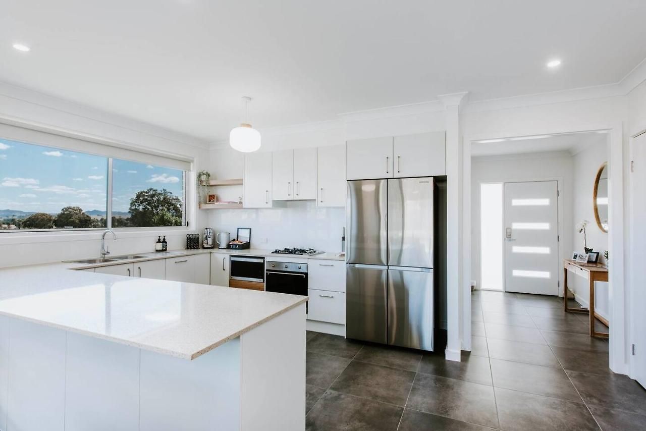 Helvetia - Modern Comfort Meets Country Convenience *