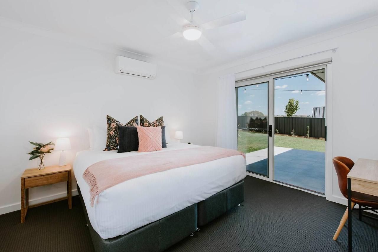 Holiday home Helvetia - Modern Comfort Meets Country Convenience Mudgee