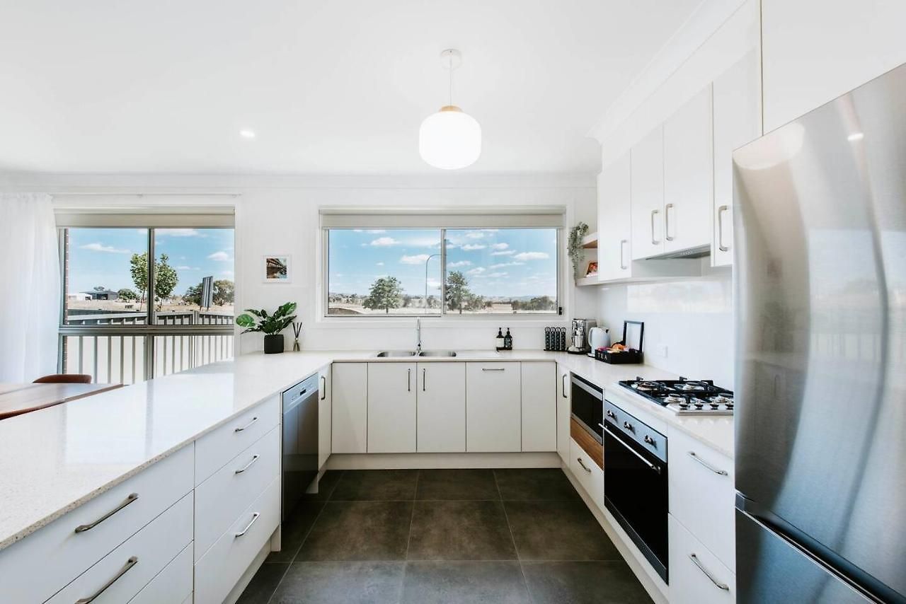 Helvetia - Modern Comfort Meets Country Convenience Holiday home *