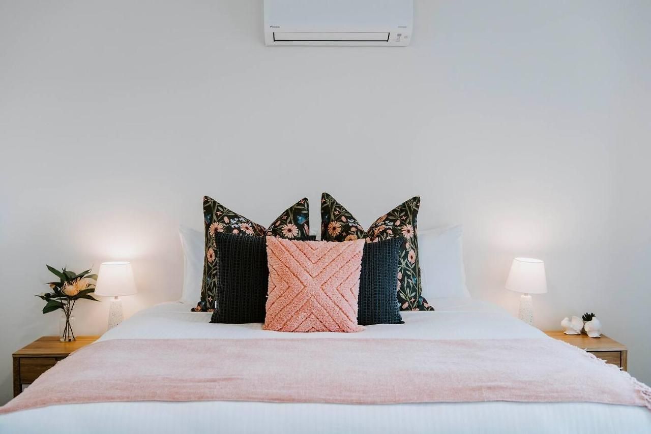 Helvetia - Modern Comfort Meets Country Convenience