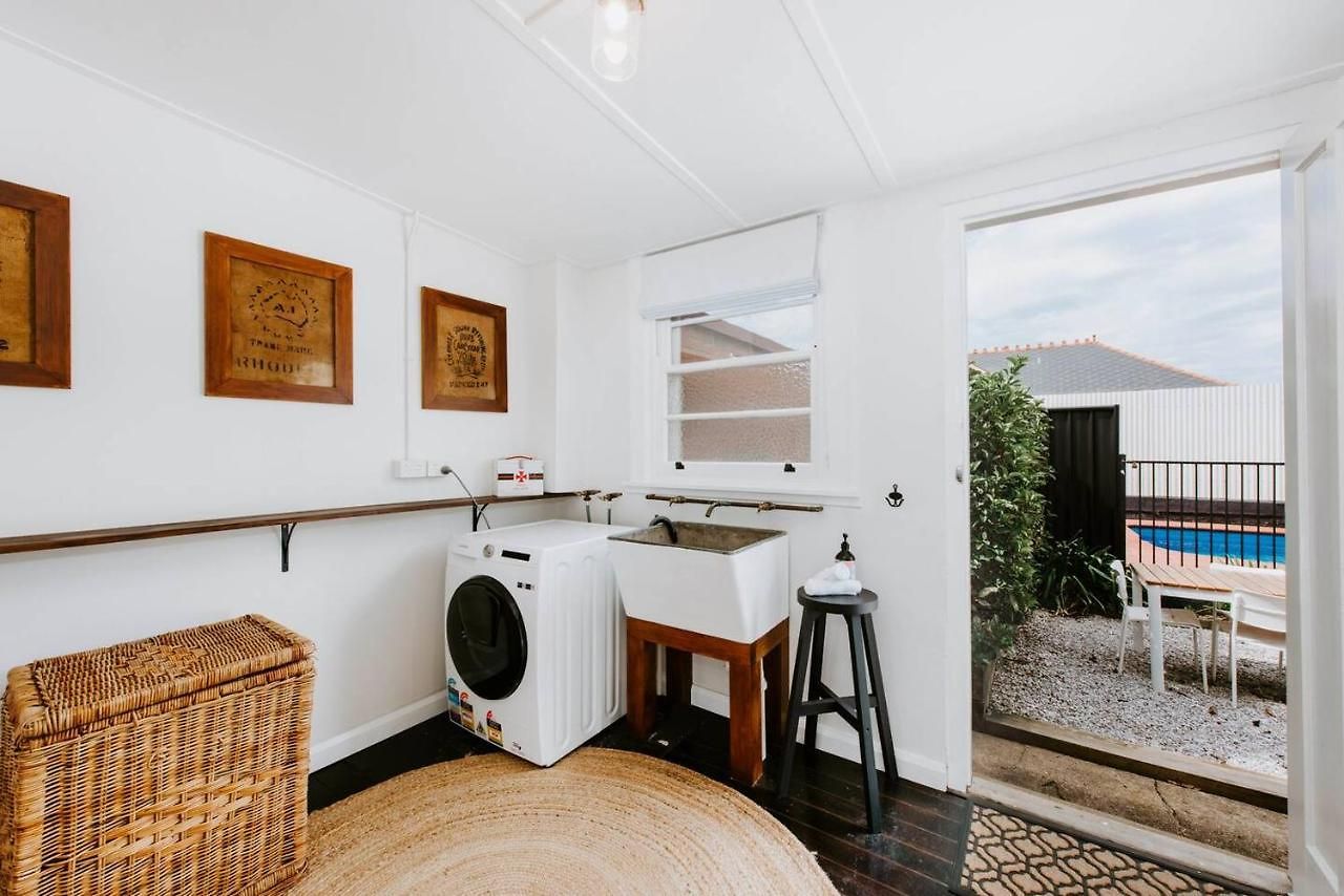 Holiday home Mortimer - A Pool Oasis In Heart Of