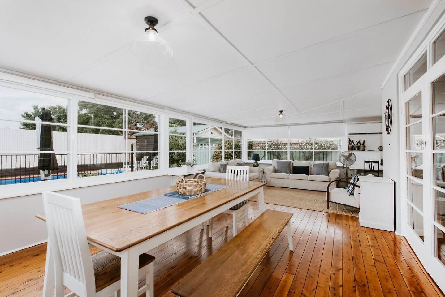 Holiday home Mortimer - A Pool Oasis In Heart Of