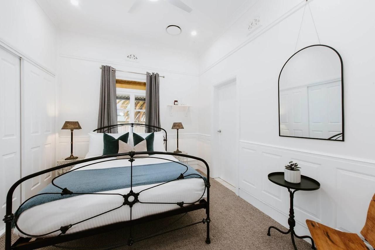 Yarranvale On Gladstone - A Gorgeous Country Abode Holiday home Mudgee