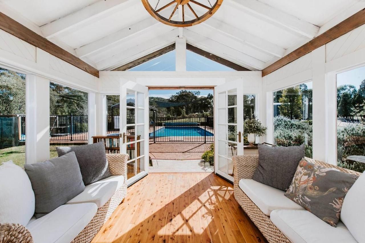 Holiday home 'wilpine' Poolside Country Luxury Near Town