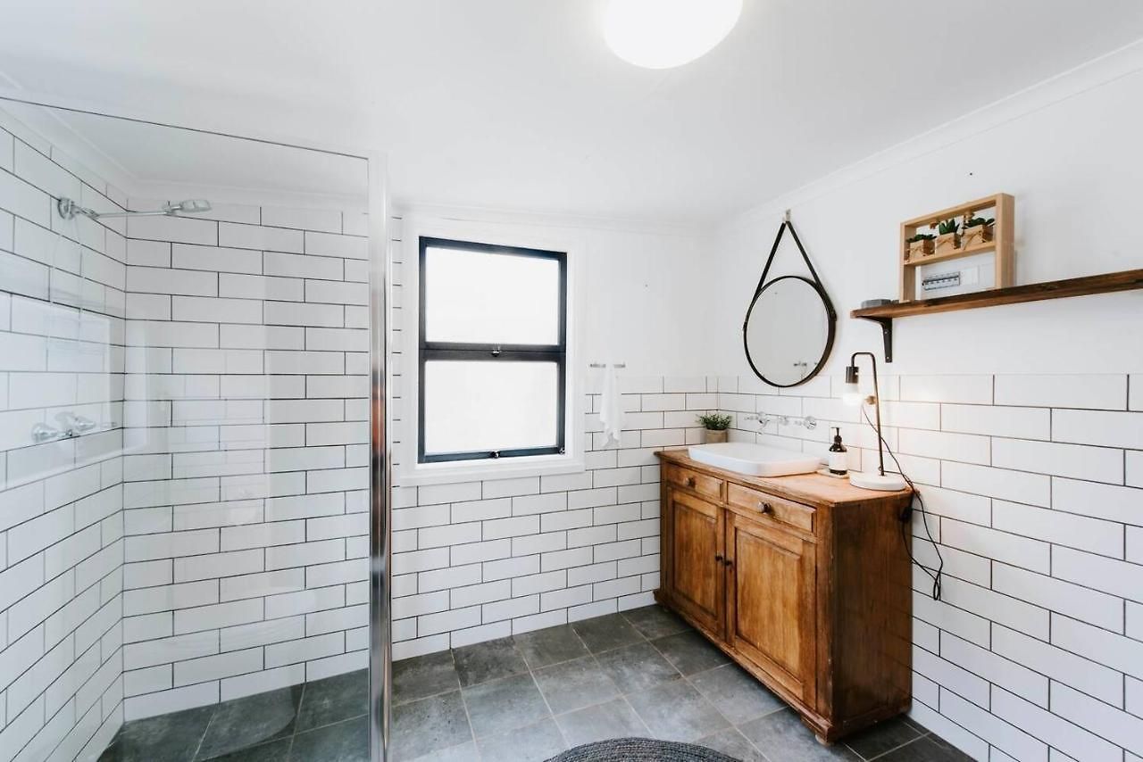 Holiday home 'wilpine' Poolside Country Luxury Near Town