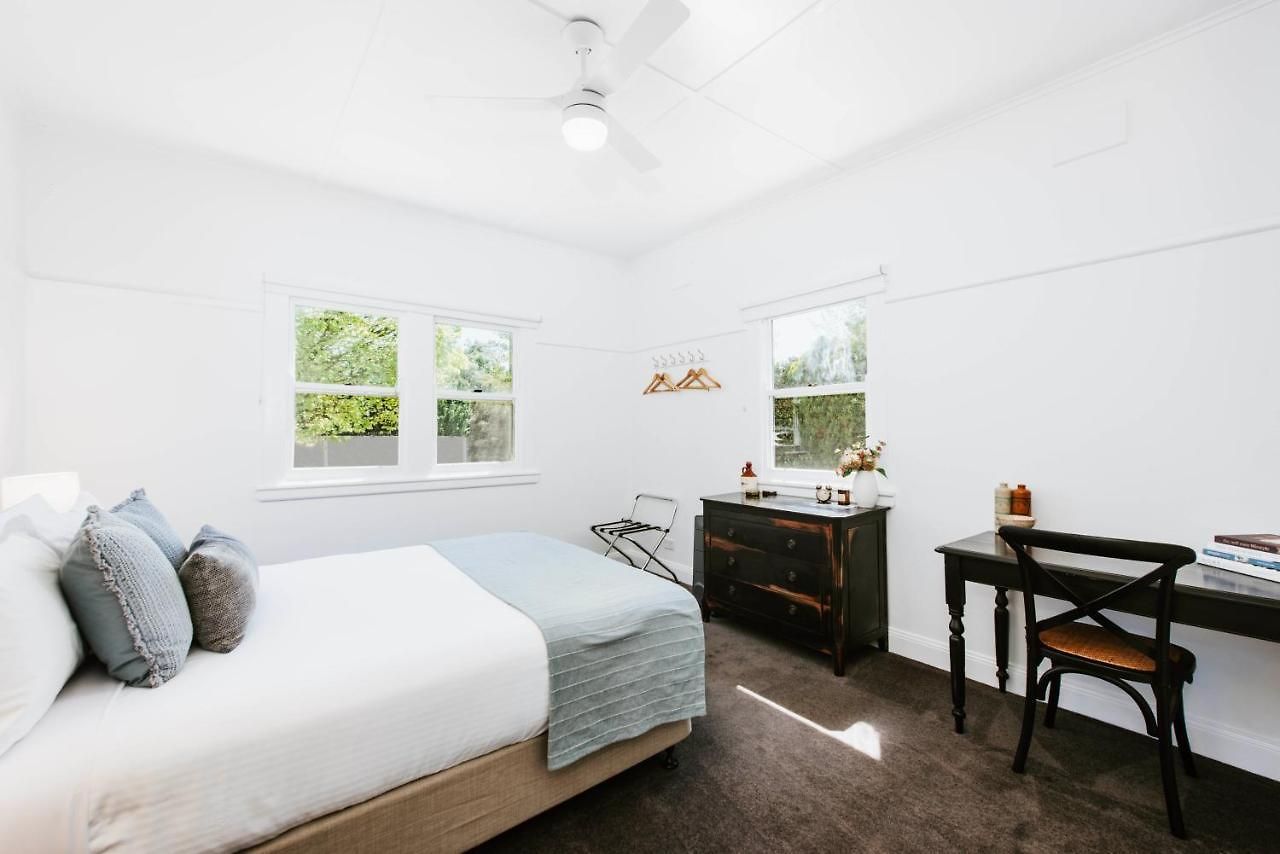Two Daughters - Refined Country Living * Mudgee